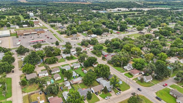 333 E Kelly Ave, Augusta, KS 67010