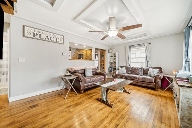 333 E Kelly Ave, Augusta, KS 67010