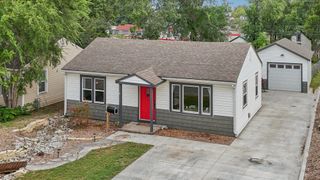 333 E Kelly Ave, Augusta, KS 67010