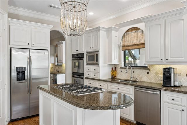 802 Anderson Street, Bellaire, TX 77401