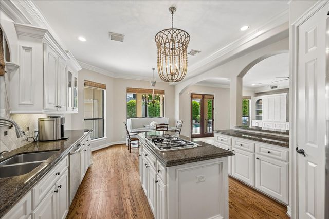 802 Anderson Street, Bellaire, TX 77401