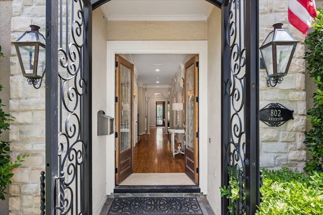 802 Anderson Street, Bellaire, TX 77401