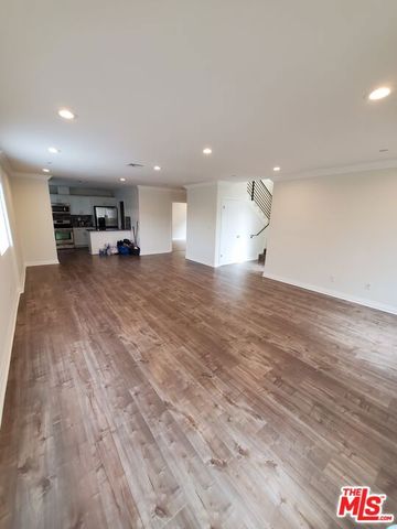 2227 Hauser Boulevard, Los Angeles, CA 90016