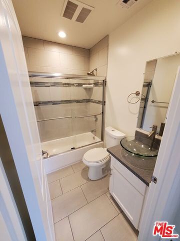 2227 Hauser Boulevard, Los Angeles, CA 90016