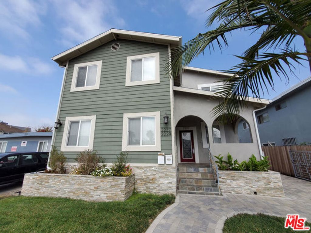 2227 Hauser Boulevard, Los Angeles, CA 90016