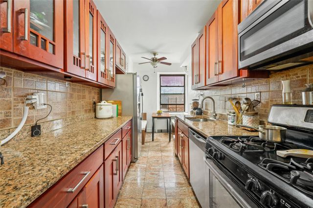 35-20 73rd Street 6R, Jackson Heights, NY 11372