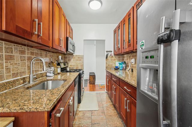 35-20 73rd Street 6R, Jackson Heights, NY 11372