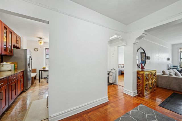 35-20 73rd Street 6R, Jackson Heights, NY 11372