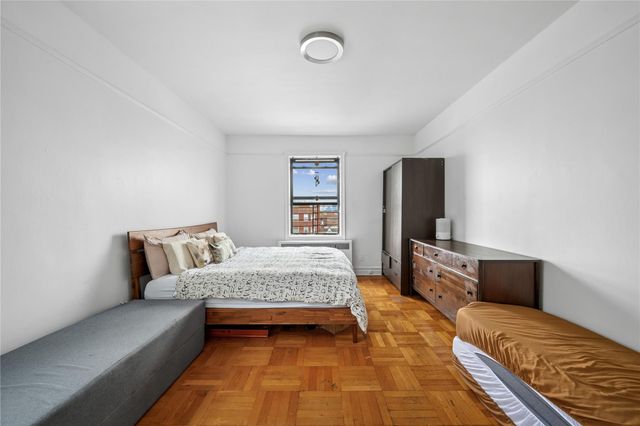 35-20 73rd Street 6R, Jackson Heights, NY 11372