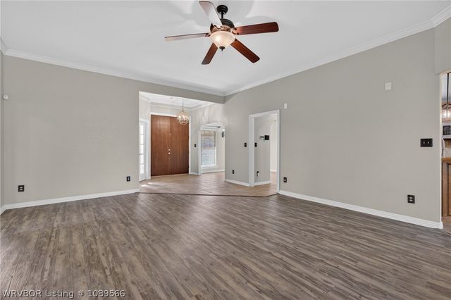 2117 Parkway Circle, Van Buren, AR 72956
