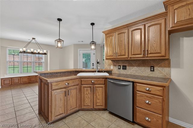 2117 Parkway Circle, Van Buren, AR 72956