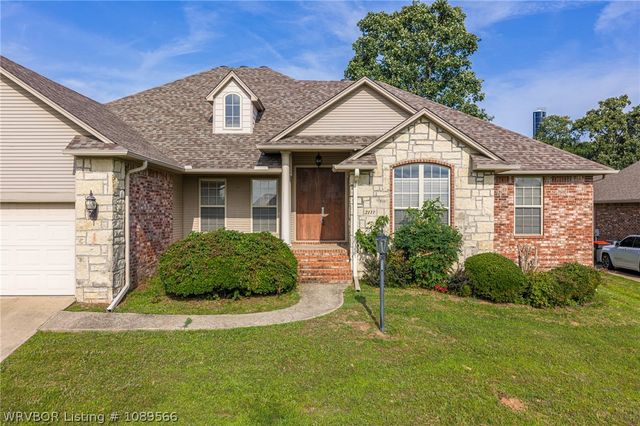2117 Parkway Circle, Van Buren, AR 72956