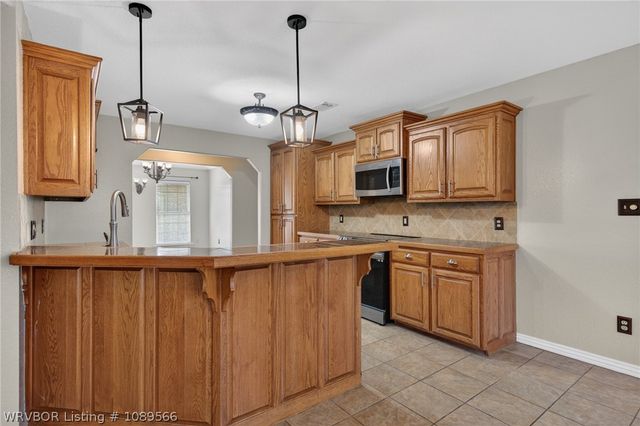 2117 Parkway Circle, Van Buren, AR 72956