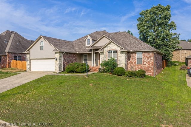 2117 Parkway Circle, Van Buren, AR 72956