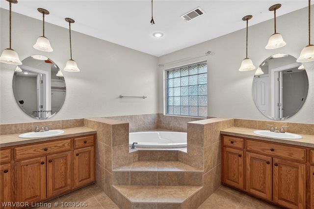 2117 Parkway Circle, Van Buren, AR 72956