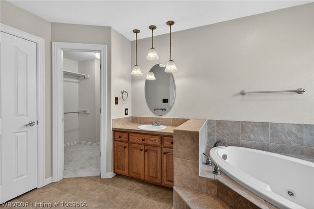 2117 Parkway Circle, Van Buren, AR 72956