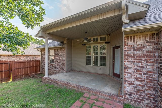2117 Parkway Circle, Van Buren, AR 72956