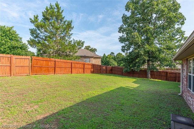 2117 Parkway Circle, Van Buren, AR 72956