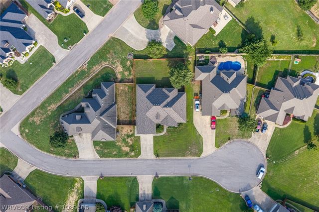 2117 Parkway Circle, Van Buren, AR 72956