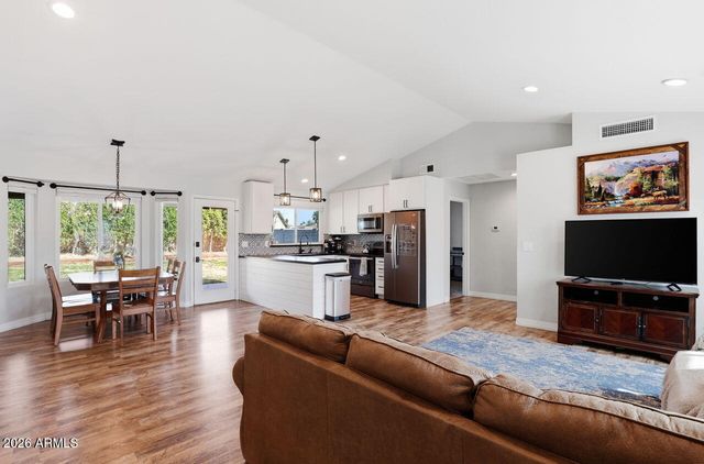 6016 W KINGS Avenue, Glendale, AZ 85306