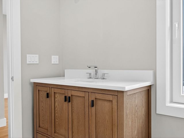 551 E 7th St 1, Boston, MA 02127