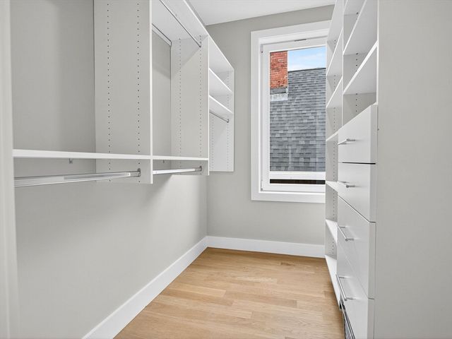 551 E 7th St 1, Boston, MA 02127