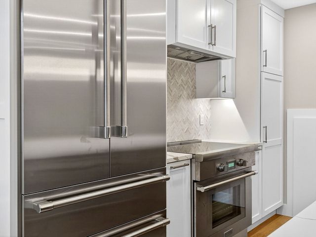 551 E 7th St 1, Boston, MA 02127