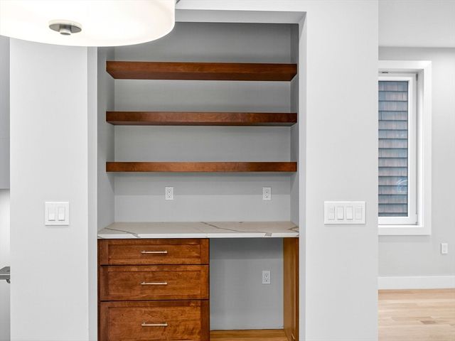 551 E 7th St 1, Boston, MA 02127