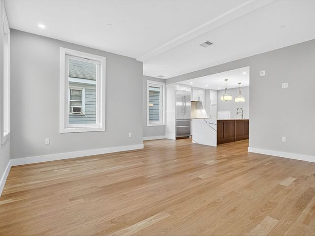 551 E 7th St 1, Boston, MA 02127