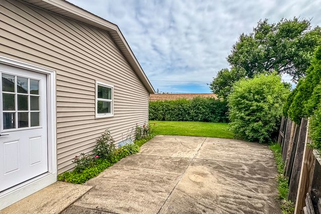 2018 E Ivy Lane, Mount Prospect, IL 60056