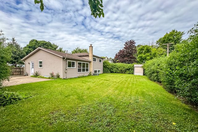 2018 E Ivy Lane, Mount Prospect, IL 60056