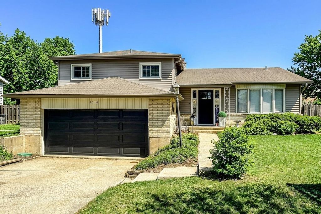 2018 E Ivy Lane, Mount Prospect, IL 60056