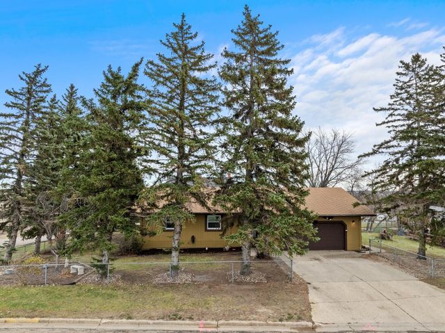 1410 1ST ST NE, Minot, ND 58701