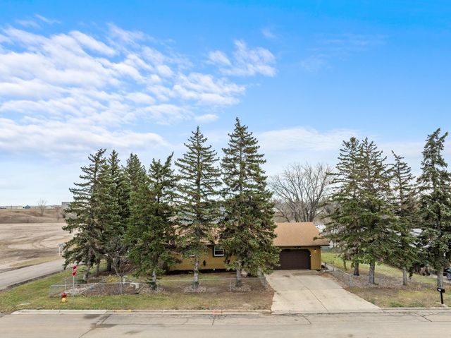 1410 1ST ST NE, Minot, ND 58701