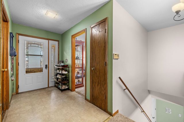 1410 1ST ST NE, Minot, ND 58701