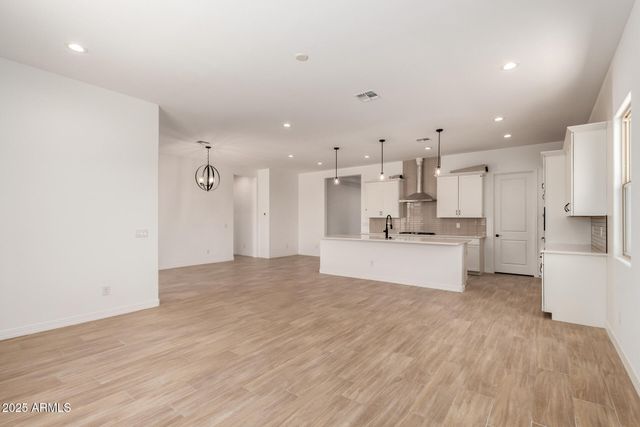 16550 W CREEDANCE Boulevard, Surprise, AZ 85387