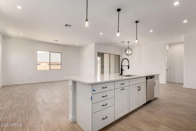 16550 W CREEDANCE Boulevard, Surprise, AZ 85387