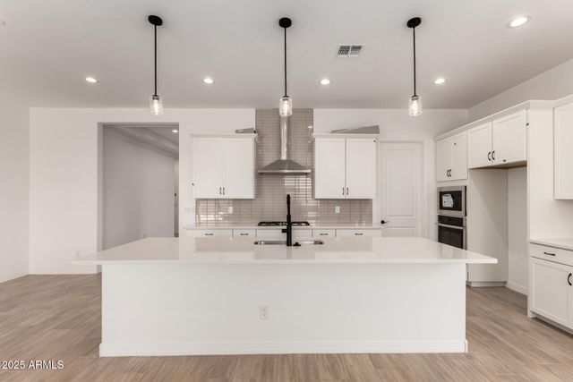 16550 W CREEDANCE Boulevard, Surprise, AZ 85387