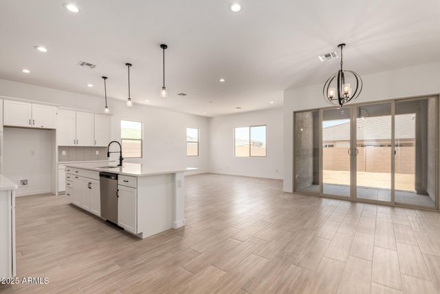 16550 W CREEDANCE Boulevard, Surprise, AZ 85387