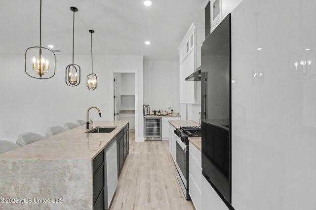 5528 Richmond Street, Ocean Springs, MS 39564