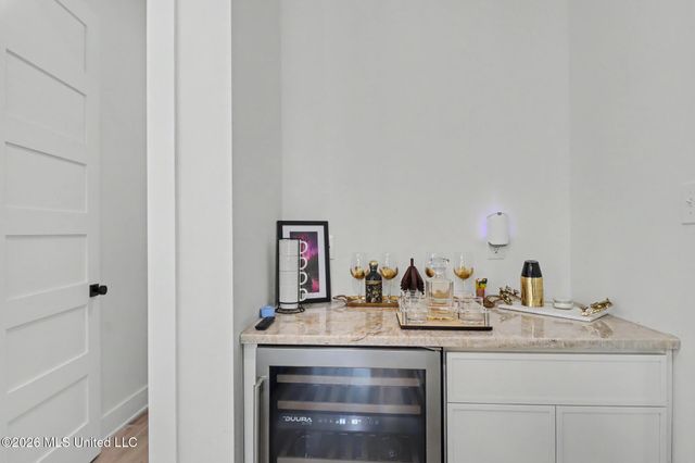5528 Richmond Street, Ocean Springs, MS 39564