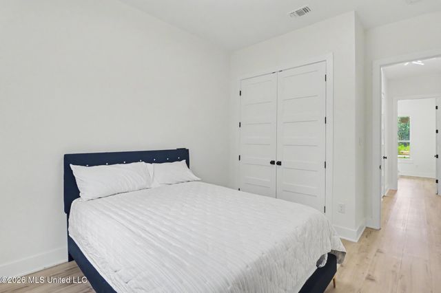5528 Richmond Street, Ocean Springs, MS 39564