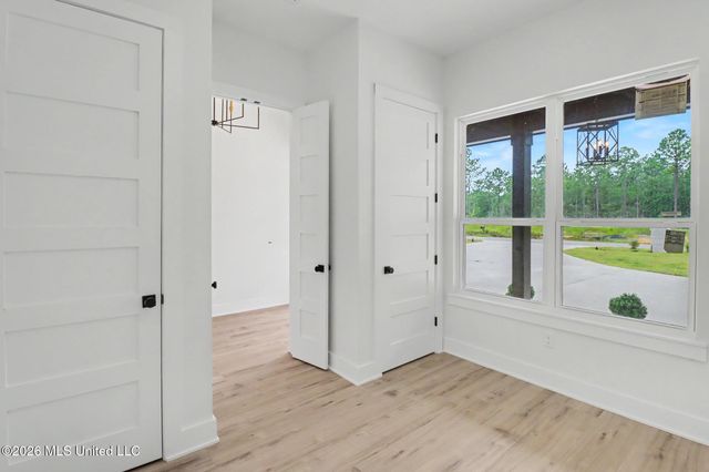 5528 Richmond Street, Ocean Springs, MS 39564