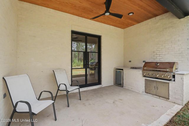 5528 Richmond Street, Ocean Springs, MS 39564