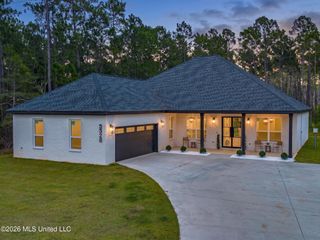 5528 Richmond Street, Ocean Springs, MS 39564