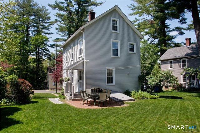 10 Woods Lane, Simsbury, CT 06070