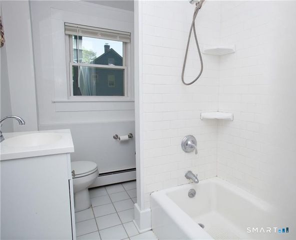 10 Woods Lane, Simsbury, CT 06070