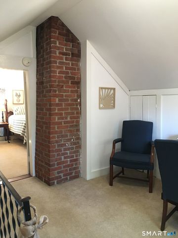 10 Woods Lane, Simsbury, CT 06070