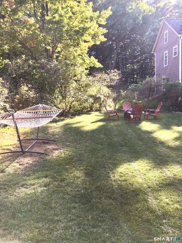 10 Woods Lane, Simsbury, CT 06070