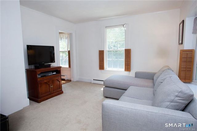 10 Woods Lane, Simsbury, CT 06070